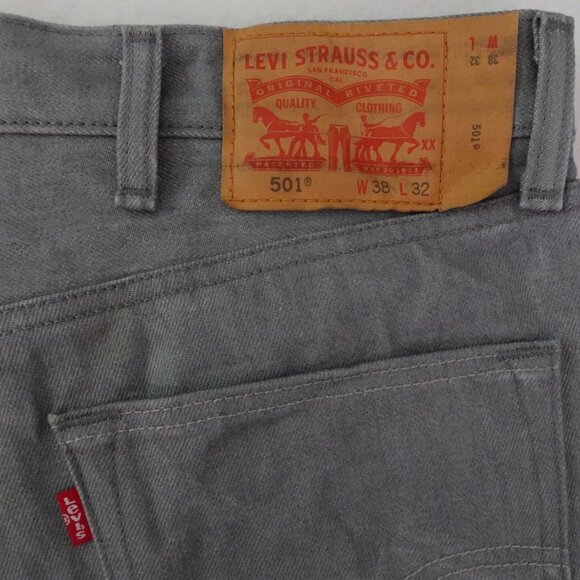Levi's 501 Jeans Men's Size 38x32 Silver Gray Denim Shrink to Fit Button Fly - Picture 9 of 13